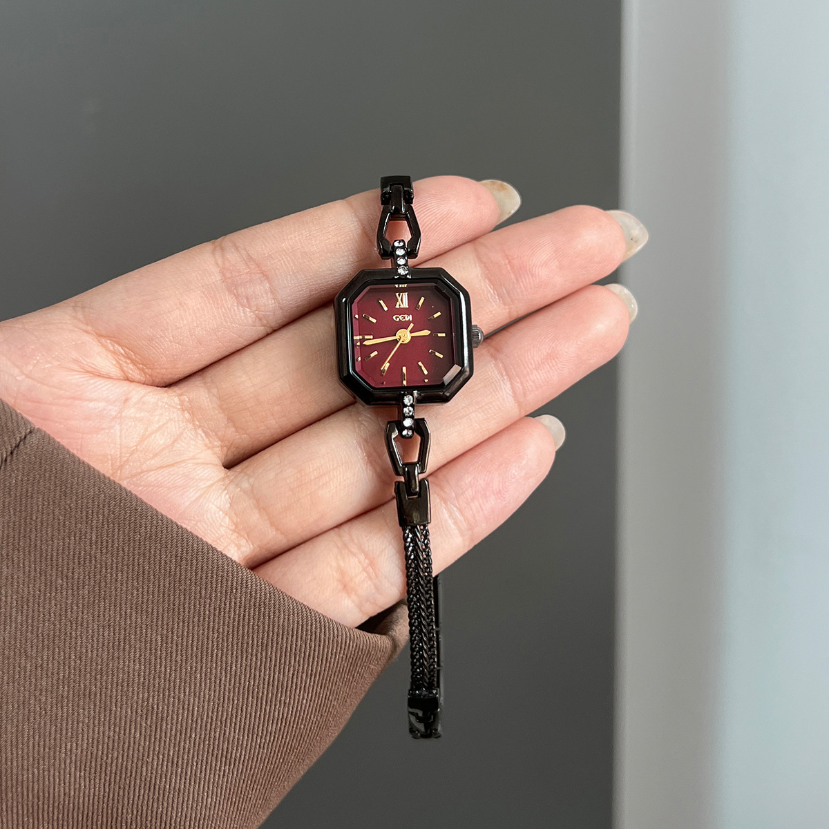 Square Fashionable Exquisite H - Luxury Watch Value reseña y precio
