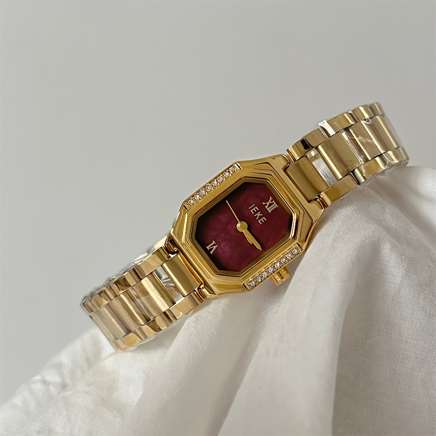 Luxury Polygonal Steel Band Wa - Luxury Watch Value reseña y precio